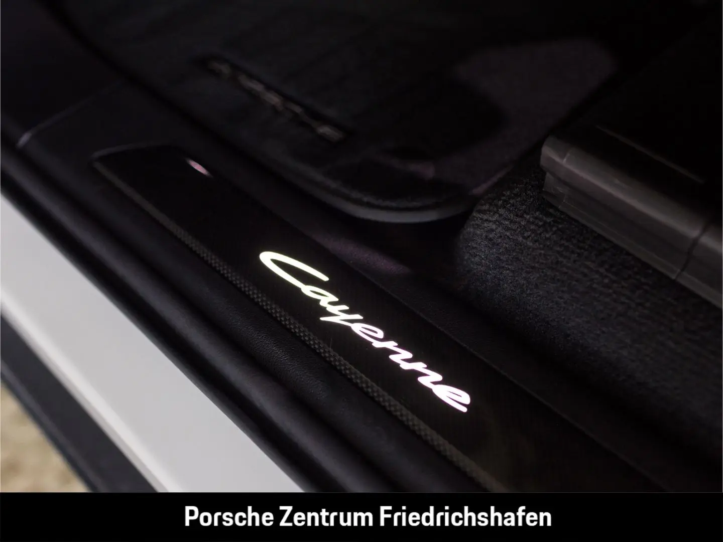 Cayenne E-Hybrid BOSE LED-Matrix Panoramadach