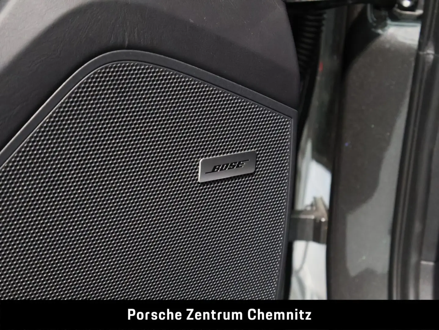 Cayenne E-Hybrid Sportabgas;Luft;BOSE;AHZV