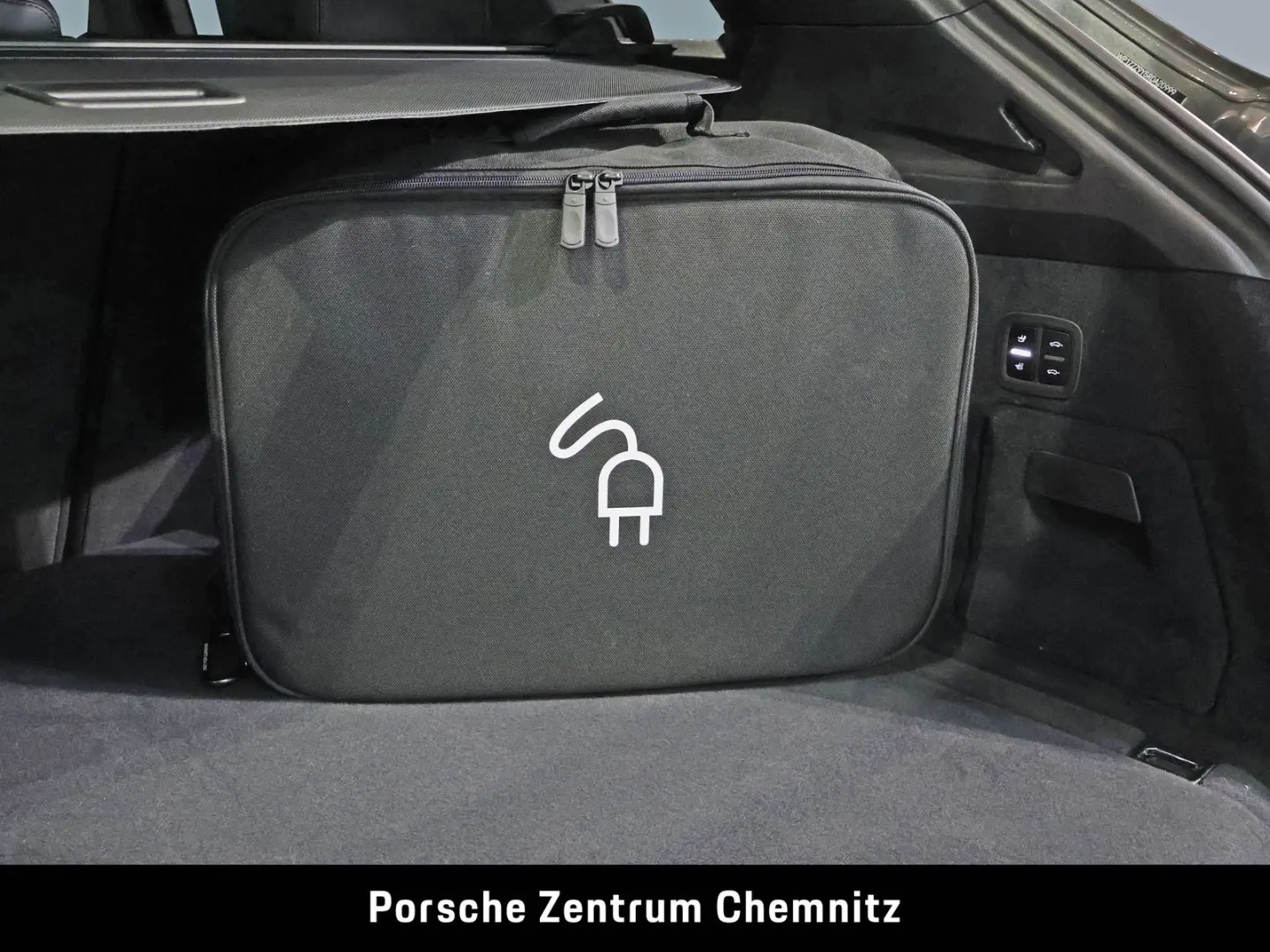 Cayenne E-Hybrid Sportabgas;Luft;BOSE;AHZV