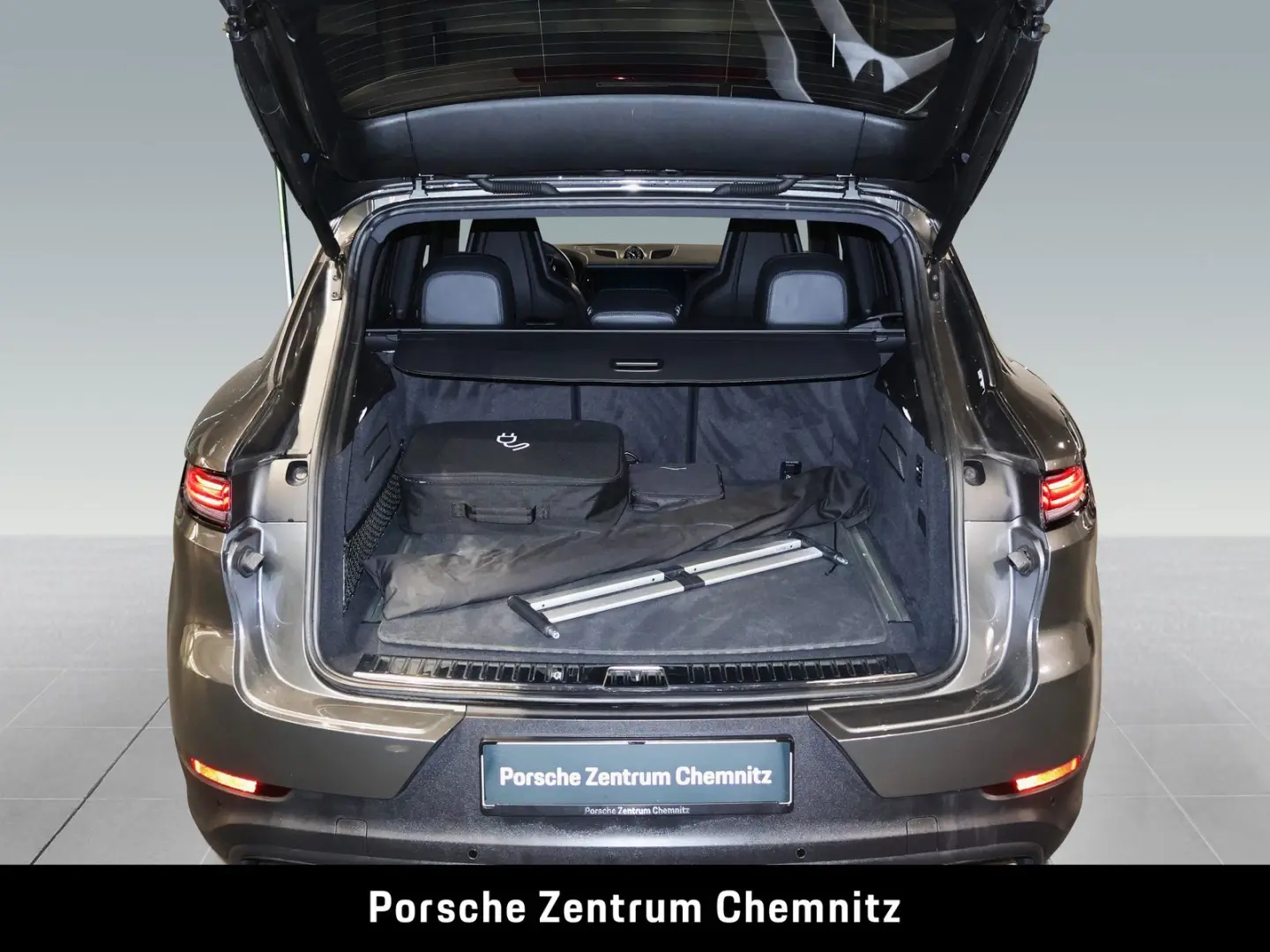 Cayenne E-Hybrid Luft;Sitzbelüft.;BOSE;18-Wege