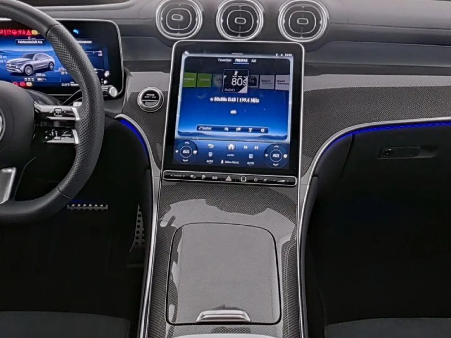 GLC 300e AMG Prem  AHK DISTR BUR3D Night HUD 360