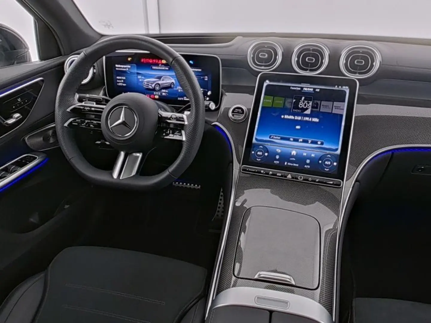 GLC 300e AMG Prem  AHK DISTR BUR3D Night HUD 360