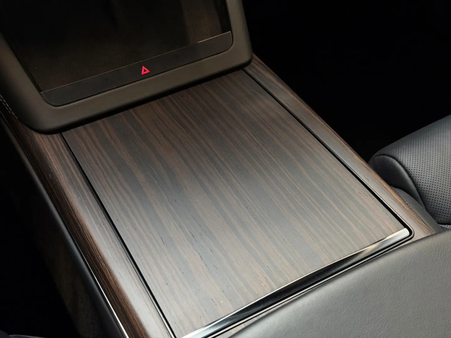 MODEL X PALLADIUM  ENHANCED AP   6SEATER