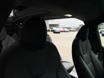 MODEL X PALLADIUM  ENHANCED AP   6SEATER