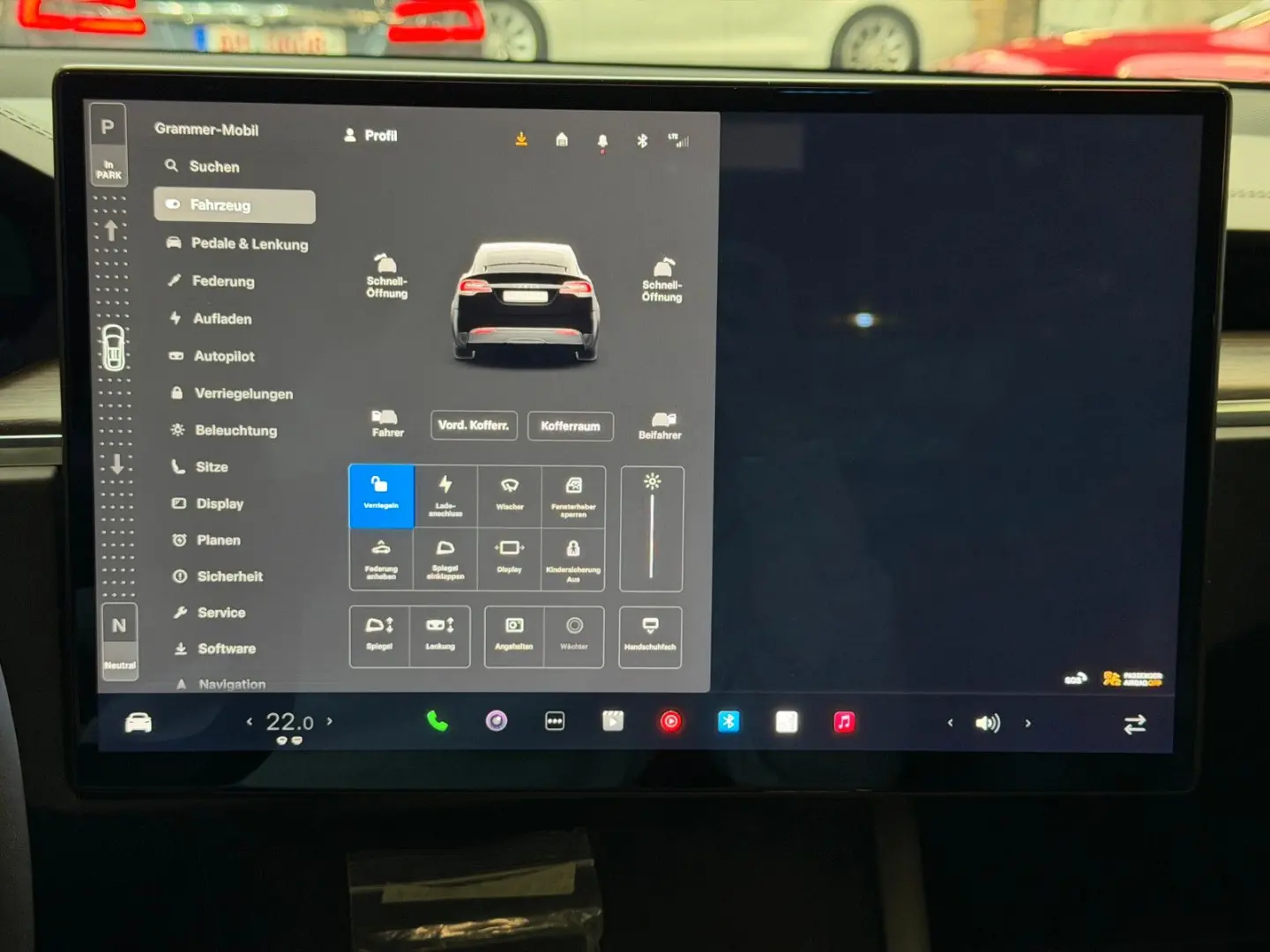 MODEL X PALLADIUM  ENHANCED AP   6SEATER