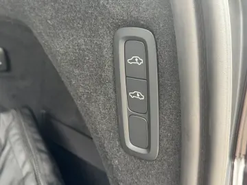 XC90 T8 Ultra Bright Facelift  LUFT B&W 22