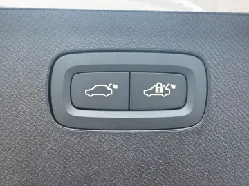 XC90 T8 Ultra Bright Facelift  LUFT B&W 22