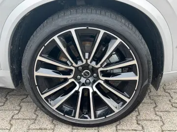 XC90 T8 Ultra Bright Facelift  LUFT B&W 22