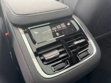 XC90 T8 Ultra Bright Facelift  LUFT B&W 22