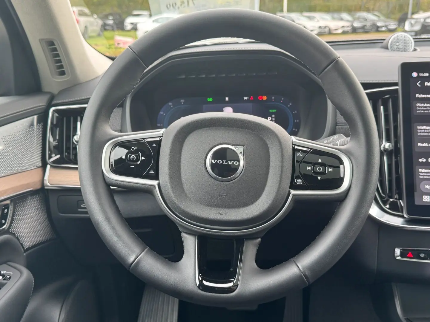 XC90 T8 Ultra Bright Facelift  LUFT B&W 22