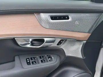 XC90 T8 Ultra Bright Facelift  LUFT B&W 22