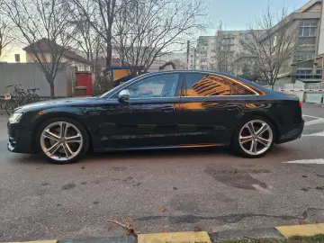 Audi S8