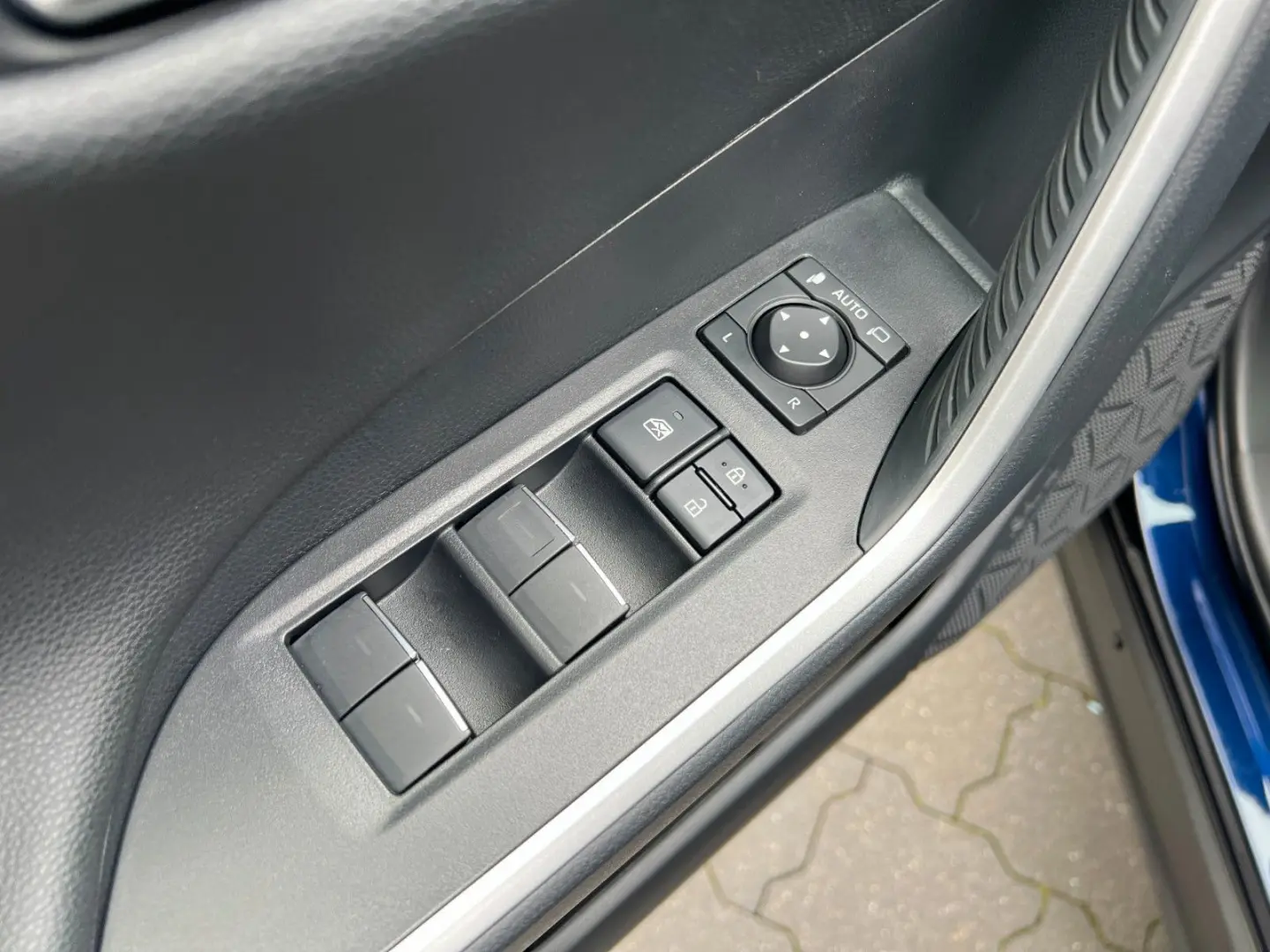 RAV 4 2.5 Hybrid 4x2 Style VOLL JBL 360  LEDER