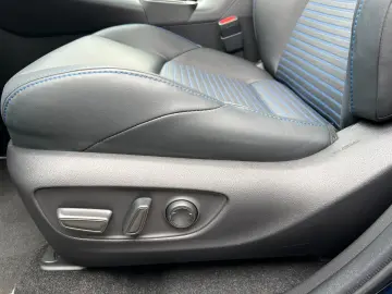 RAV 4 2.5 Hybrid 4x2 Style VOLL JBL 360  LEDER