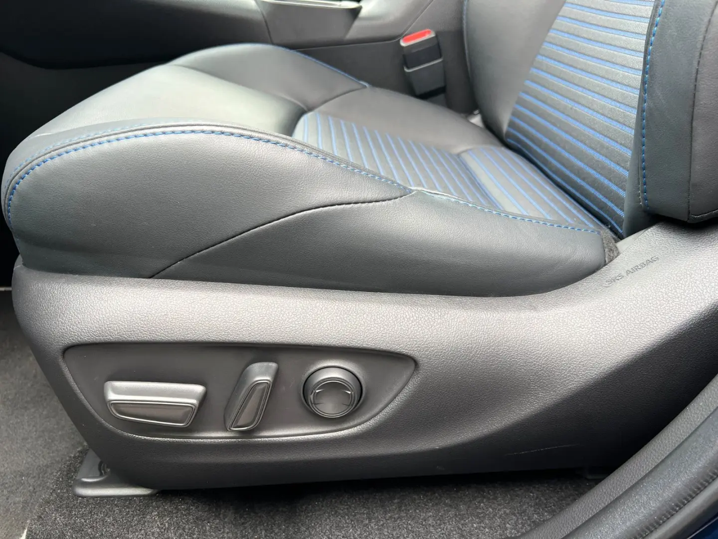 RAV 4 2.5 Hybrid 4x2 Style VOLL JBL 360  LEDER