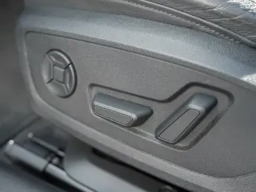 A6 Avant 40 TDI quattro design Navi ACC Leder