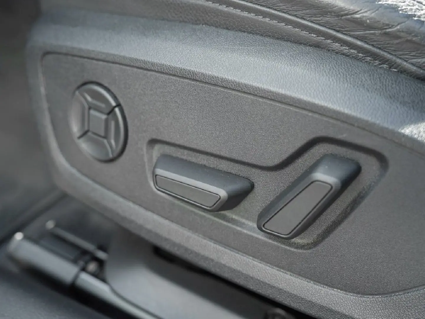 A6 Avant 40 TDI quattro design Navi ACC Leder