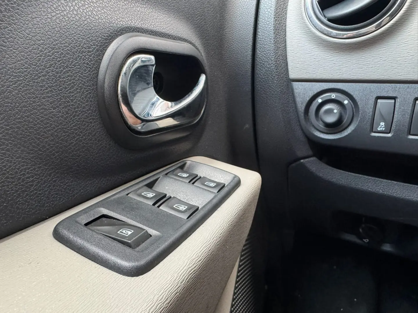 Dacia Lodgy   – 2013