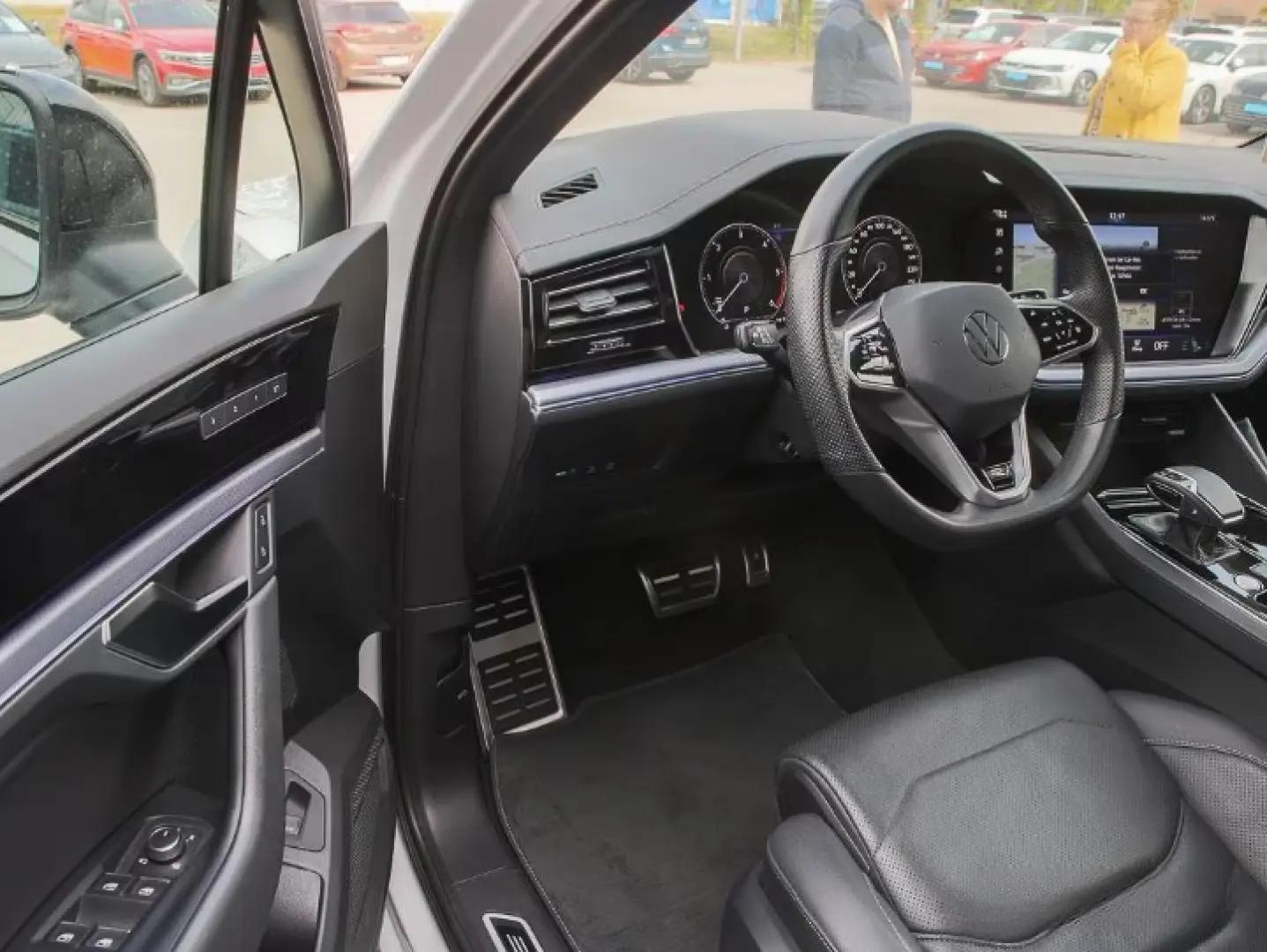 Volkswagen Touareg 3.0 TDI 4M R-Line Black Matrix Panorama