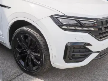 Volkswagen Touareg 3.0 TDI 4M R-Line Black Matrix Panorama