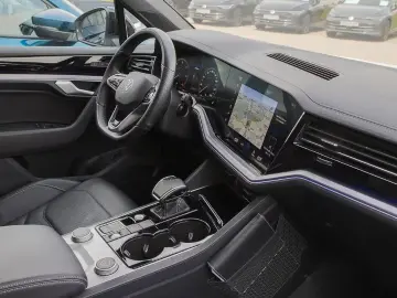 Volkswagen Touareg 3.0 TDI 4M R-Line Black Matrix Panorama