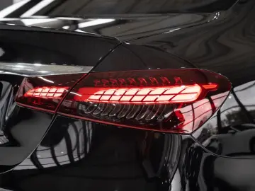 E 53 AMG 4M   DYNAMIK  DRIVER`S SPORTABGAS NIGHT