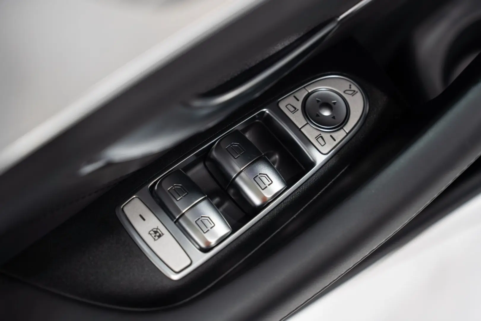 E 53 AMG 4M   DYNAMIK  DRIVER`S SPORTABGAS NIGHT