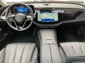 E 220 d Limousine Avantgarde LED Superscreen AHK