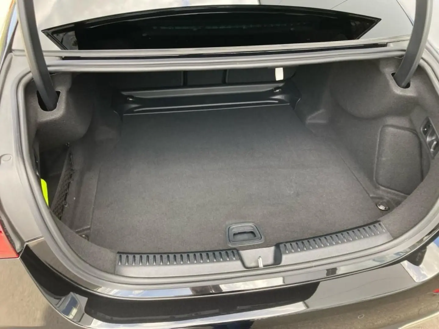 E 220 d Limousine Avantgarde LED Superscreen AHK