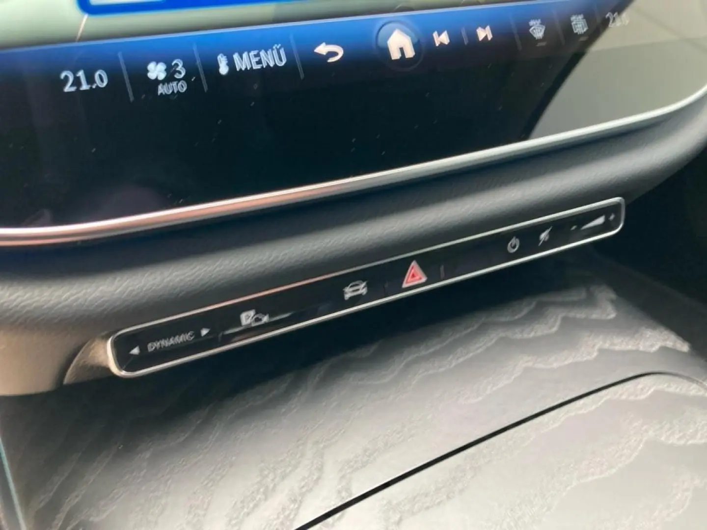 E 220 d Limousine Avantgarde LED Superscreen AHK