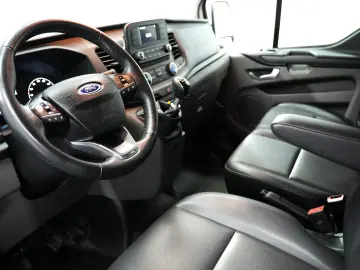 FORD TRANSIT CUSTOM 8 1 MT