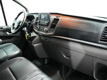 FORD TRANSIT CUSTOM 8 1 MT