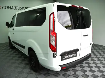FORD TRANSIT CUSTOM 8 1 MT