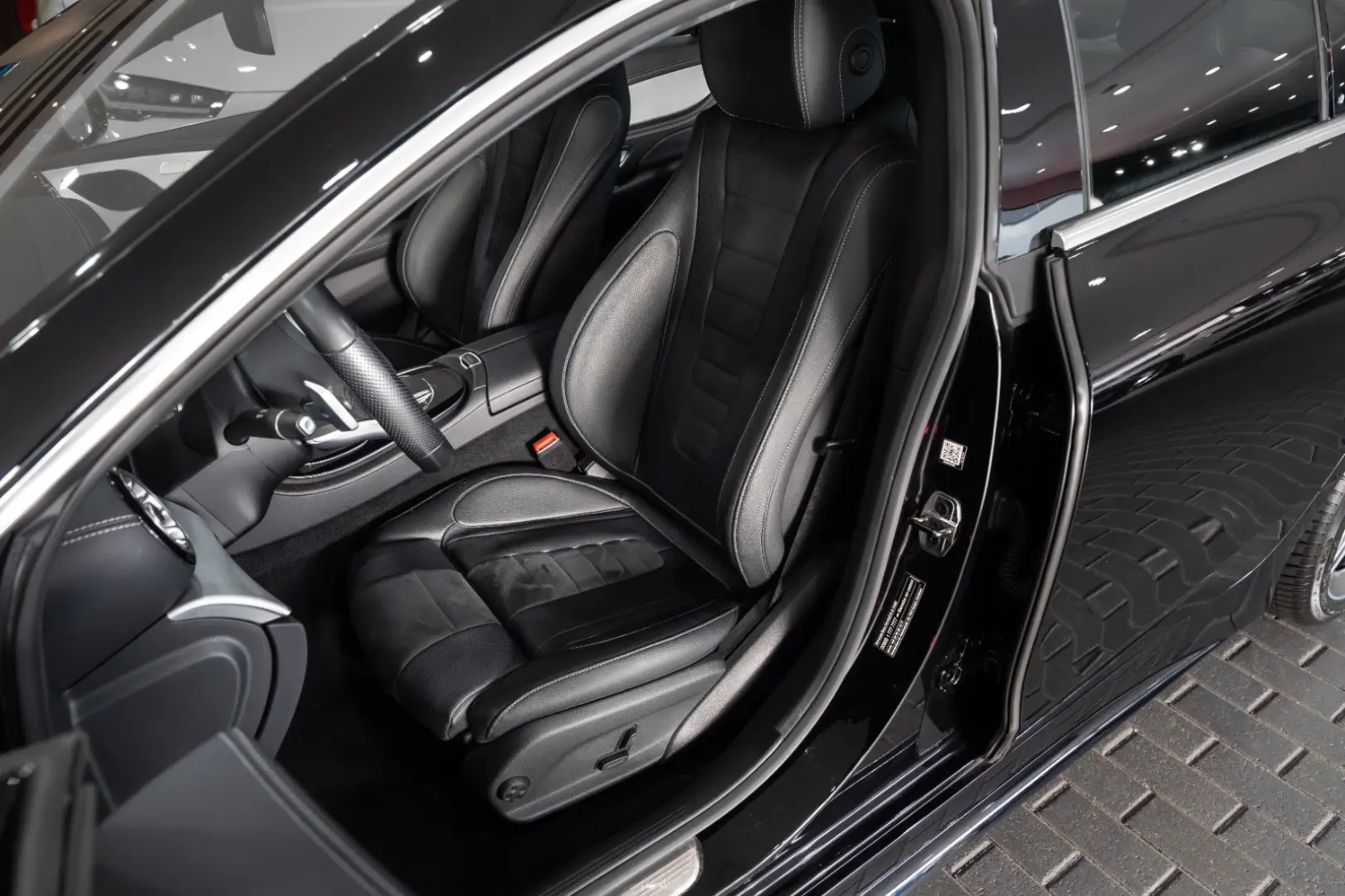 CLS 220d AMG-LINE LED NAVI DAB LEDER SHZ 1-HAND