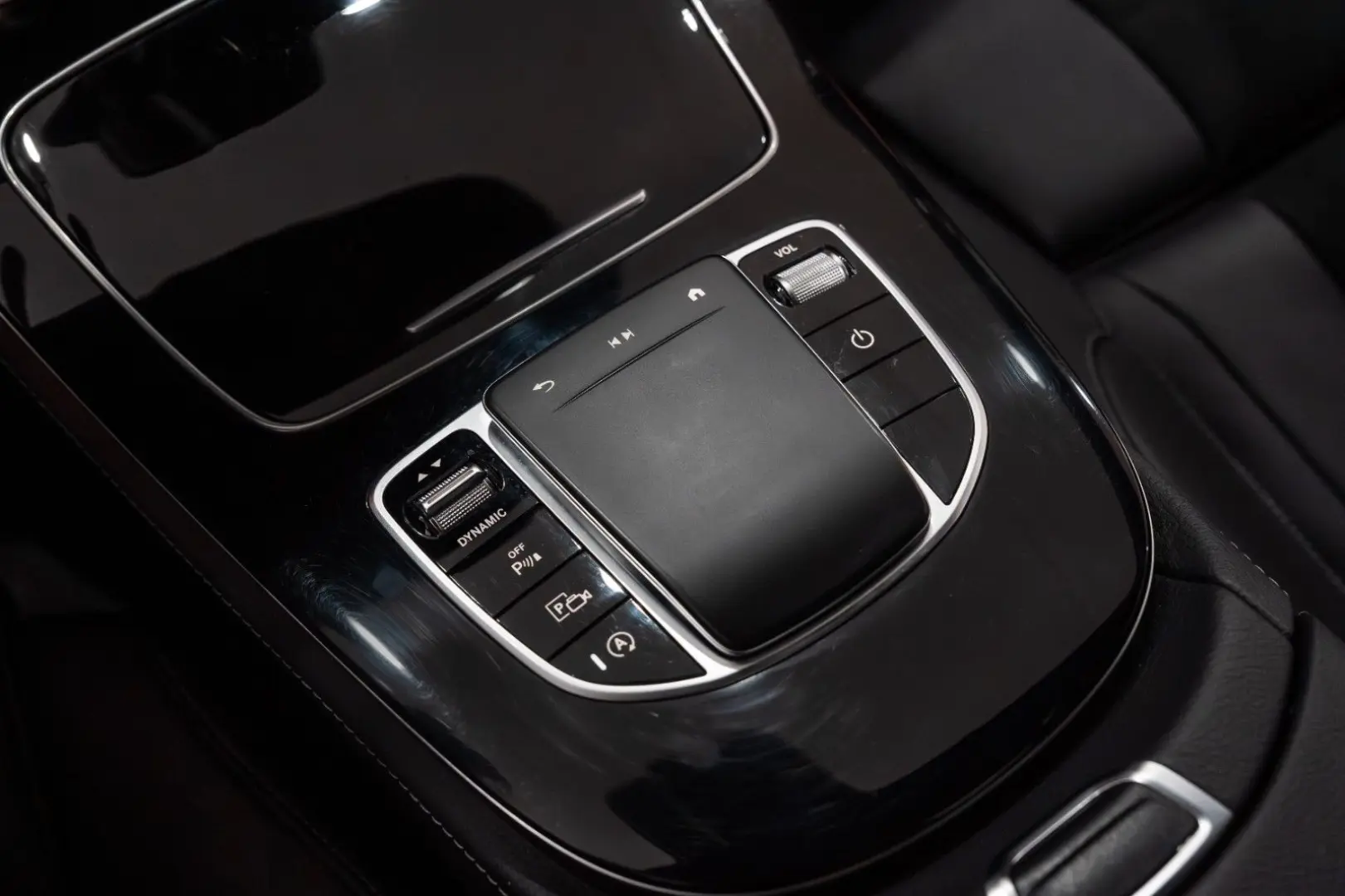 CLS 220d AMG-LINE LED NAVI DAB LEDER SHZ 1-HAND