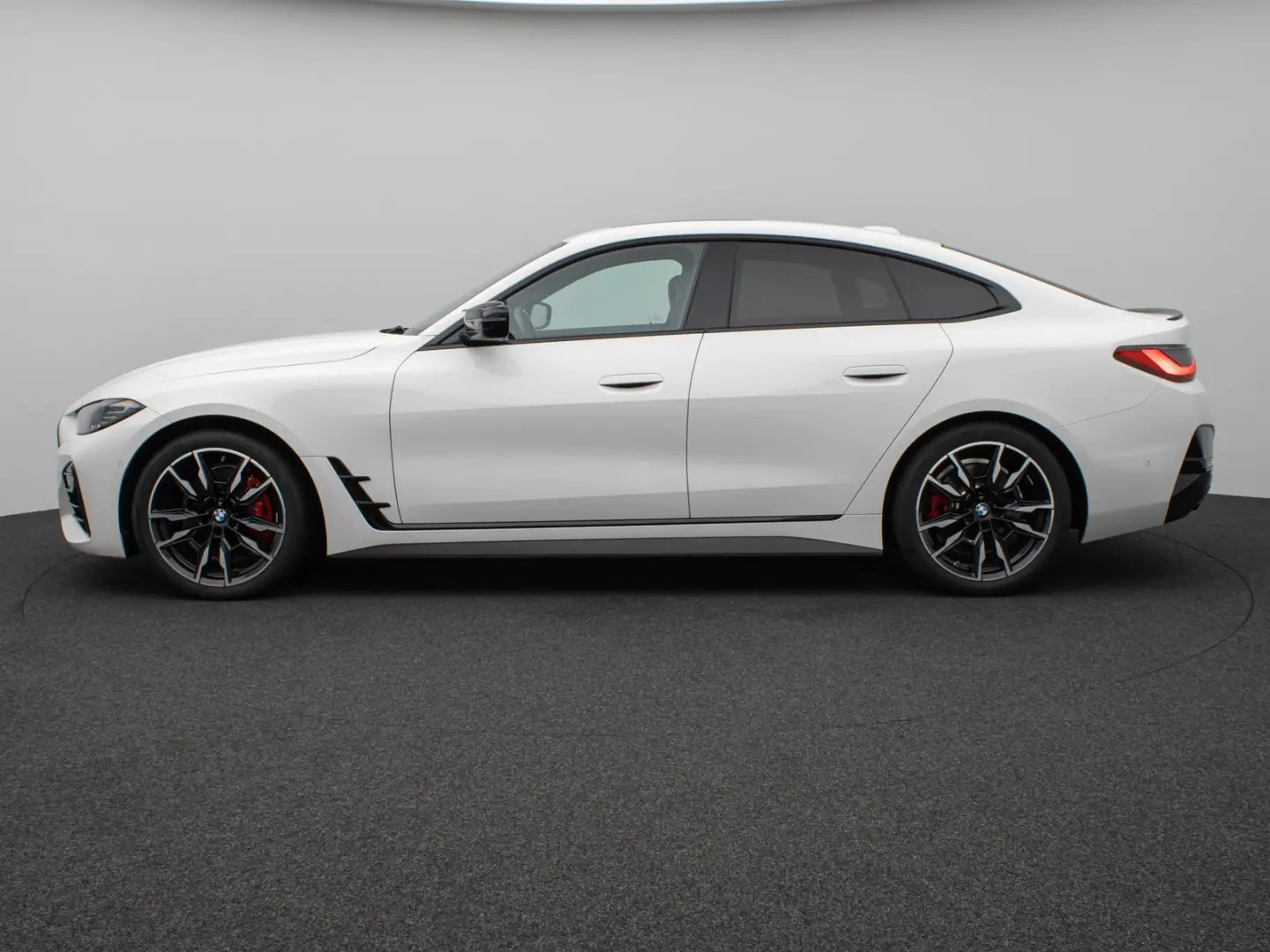 M440i xD Gran Coupé Glasdach Kamera HUD DAB H K