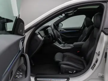 M440i xD Gran Coupé Glasdach Kamera HUD DAB H K