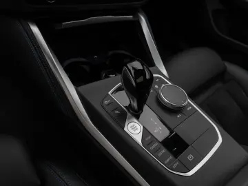 M440i xD Gran Coupé Glasdach Kamera HUD DAB H K