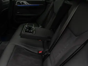 M440i xD Gran Coupé Glasdach Kamera HUD DAB H K