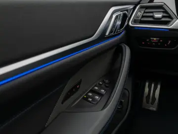 M440i xD Gran Coupé Glasdach Kamera HUD DAB H K