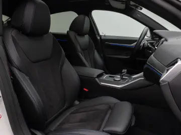 M440i xD Gran Coupé Glasdach Kamera HUD DAB H K