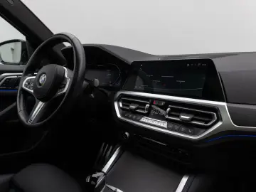 M440i xD Gran Coupé Glasdach Kamera HUD DAB H K