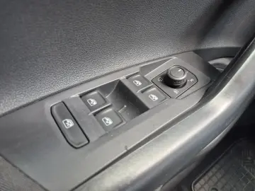 Volkswagen Polo 1.0 TSI 110 CP DSG7 Life 2023