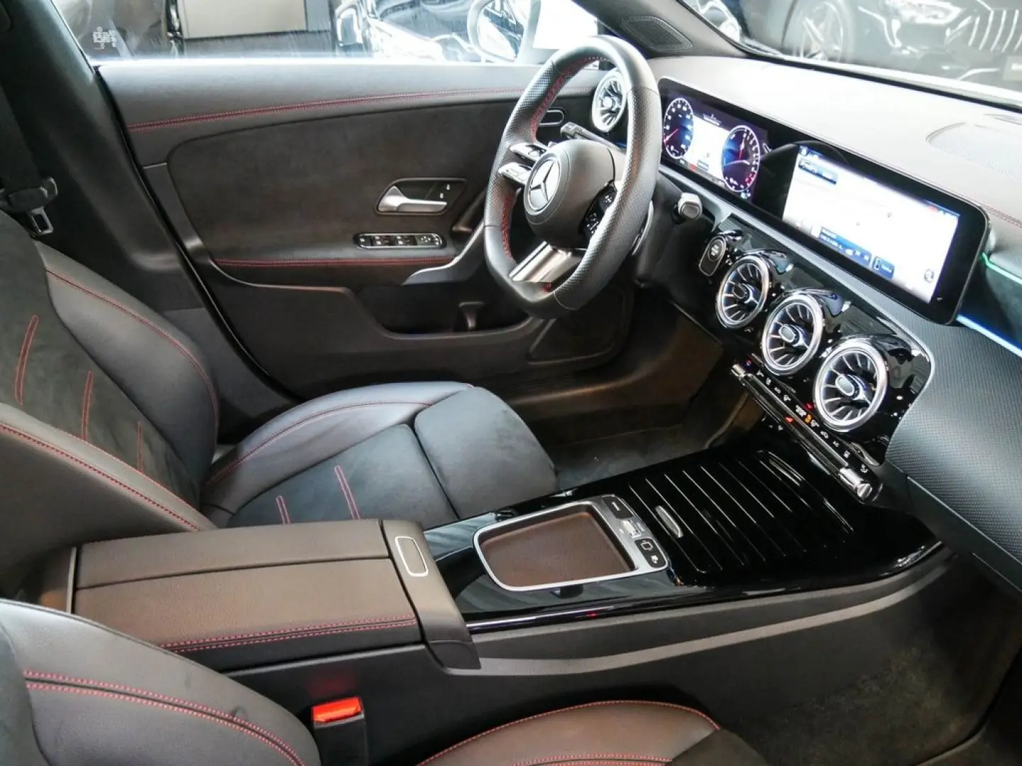 CLA 250 e Sh. B. AMG  KAM DISTR KEYL TOTW AMBIEN