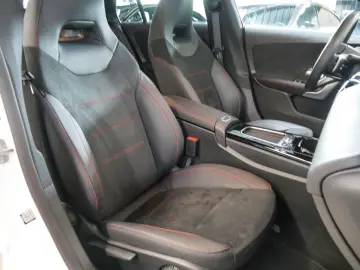 CLA 250 e Sh. B. AMG  KAM DISTR KEYL TOTW AMBIEN