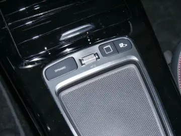 CLA 250 e Sh. B. AMG  KAM DISTR KEYL TOTW AMBIEN