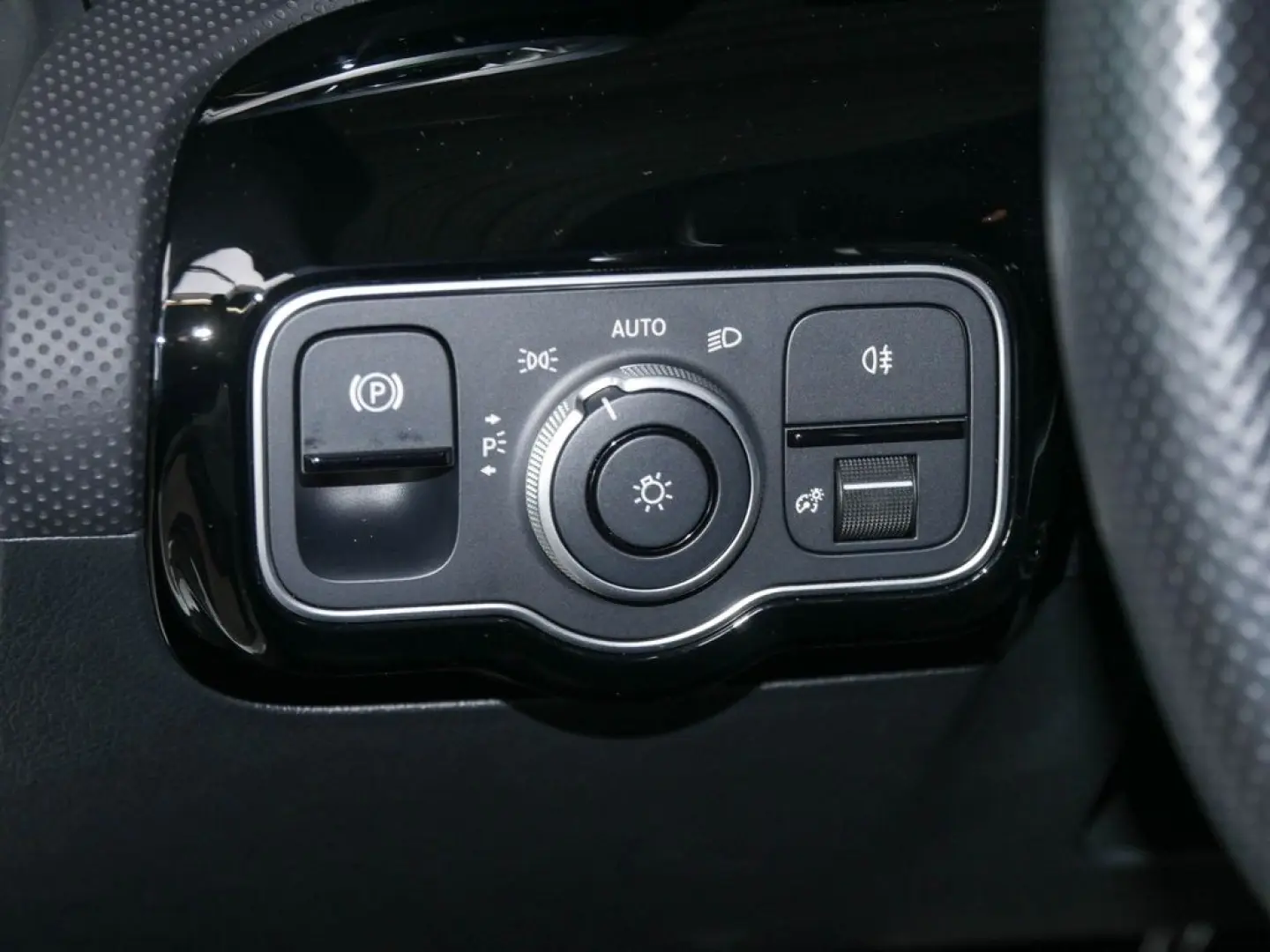 CLA 250 e Sh. B. AMG  KAM DISTR KEYL TOTW AMBIEN