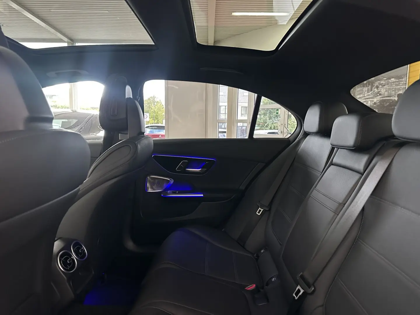 C 220 d 4M PANO DiSTRO HuD MEMORY 360  LED