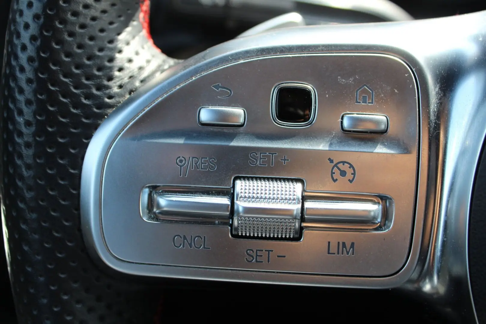 CLA 200 Coupé AMG PANO LED KAMERA NIGHT NAVI DAB