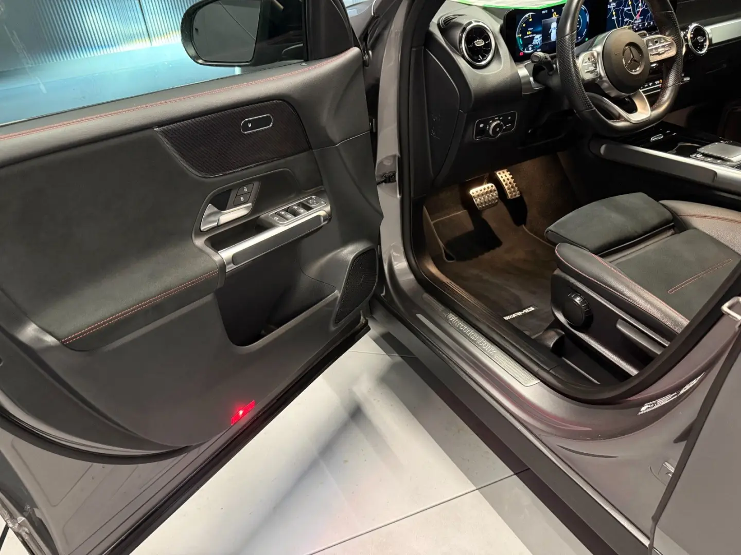 GLB 220 d 4Matic AMG Night-Pake 20Zoll PANORAMA